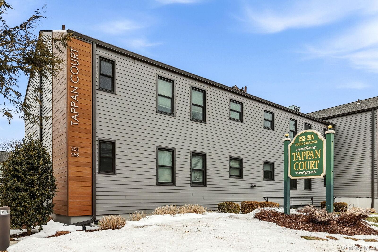 Property Photo:  253 S Broadway 253  NY 10591 