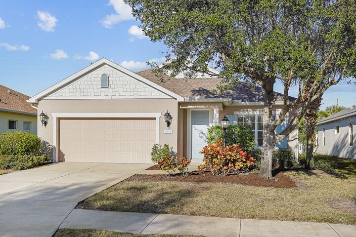 Property Photo: 1635 White Breeze Cove FL 34208