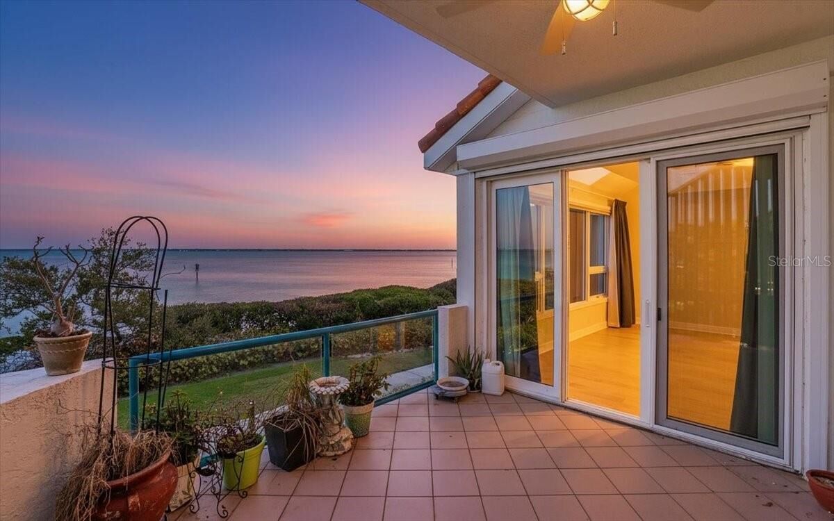Property Photo:  380 Gulf Of Mexico Drive 515  FL 34228 