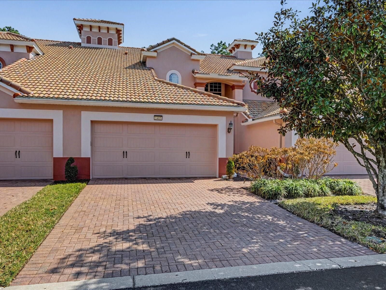 Property Photo:  1405 Lisbon Court  FL 33896 