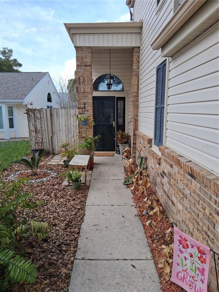 Property Photo:  5437 Wincrest Court  FL 32812 