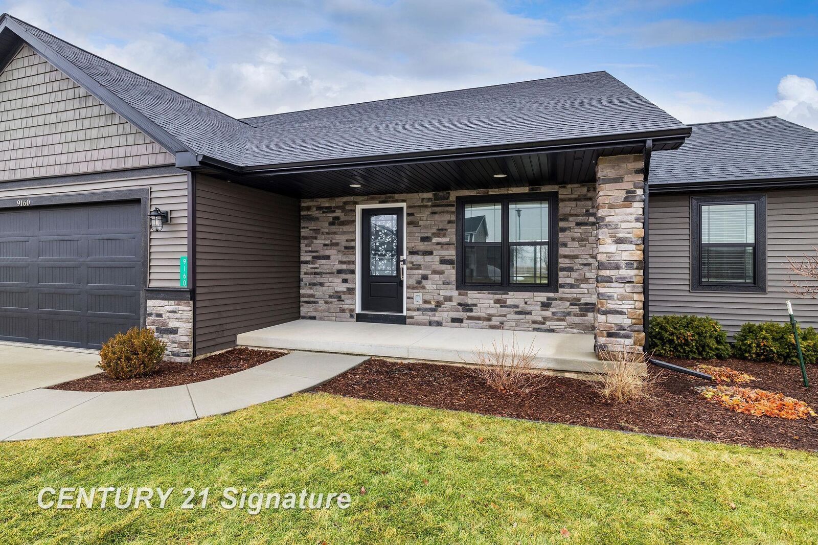 Property Photo:  9160 Brook Hollow Lane  MI 48623 