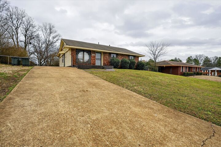 Property Photo: 4566 Weaver Rd TN 38109