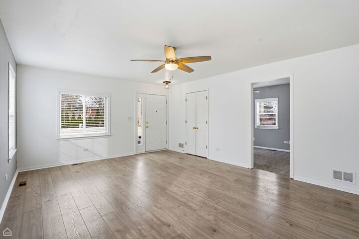 Property Photo:  27071 N Ridge Street  IL 60084 