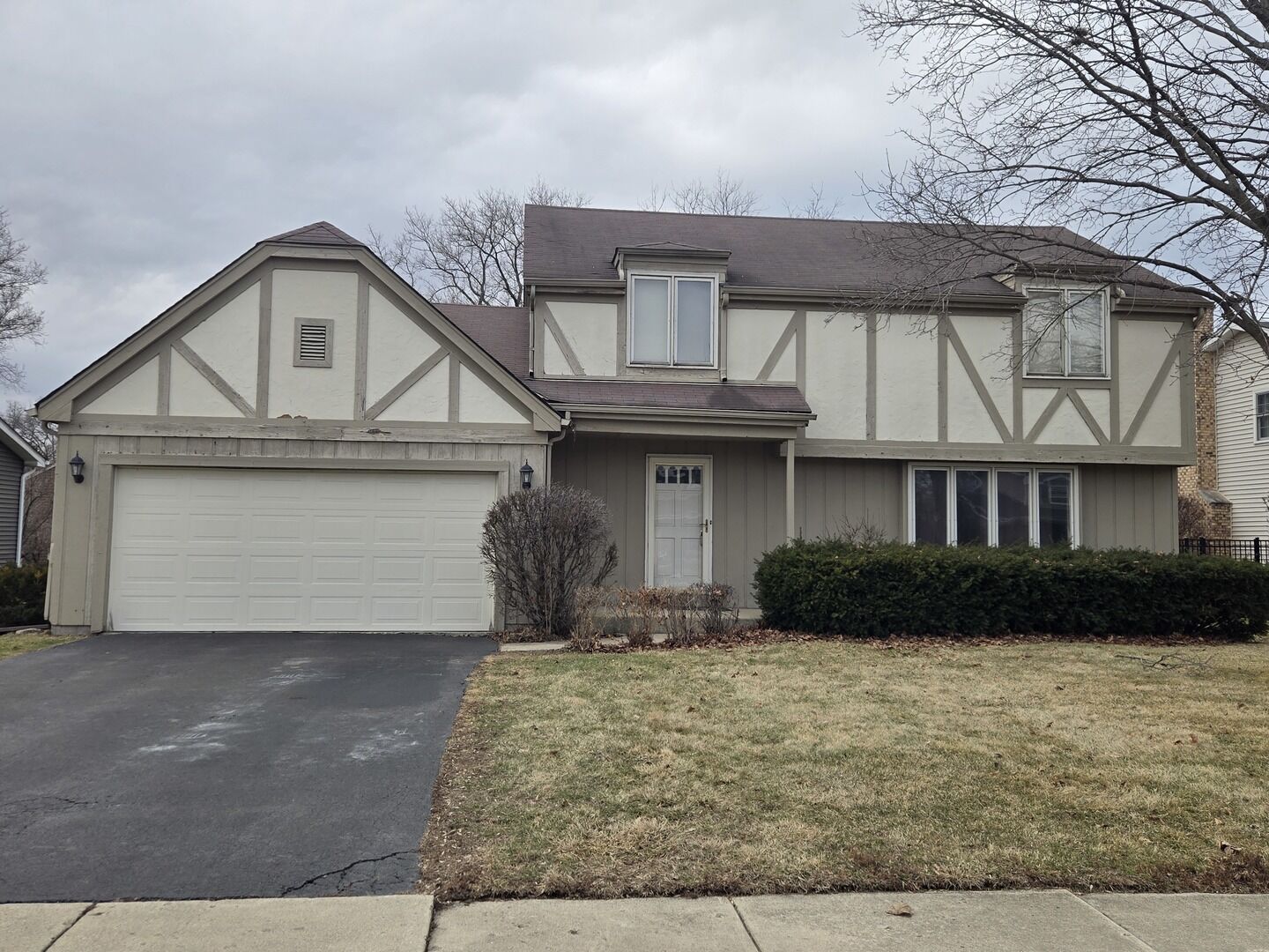 Property Photo:  1620 Hemstock Avenue  IL 60189 