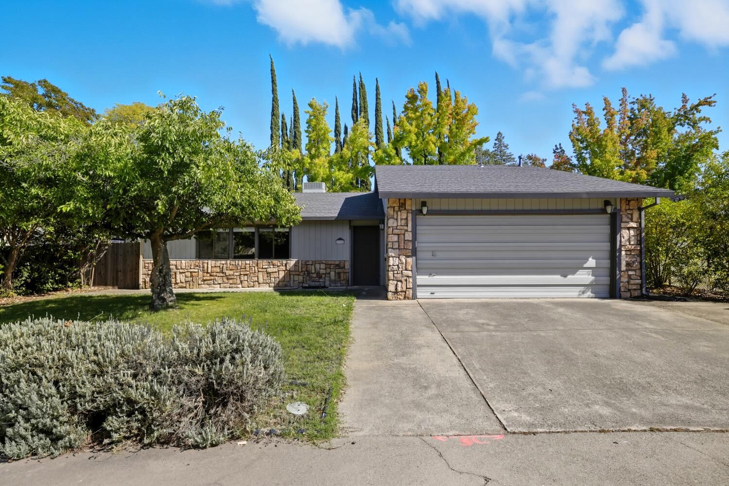 Property Photo: 5948 Sirl Way CA 95662
