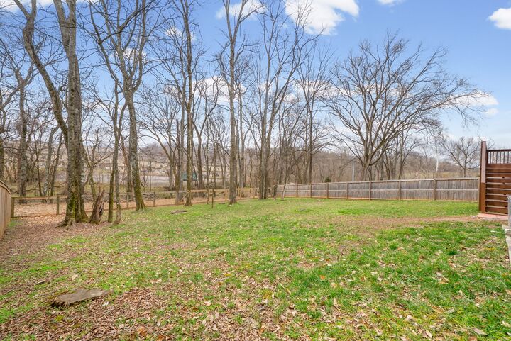 Property Photo: 104 Lucerne Ln TN 37040