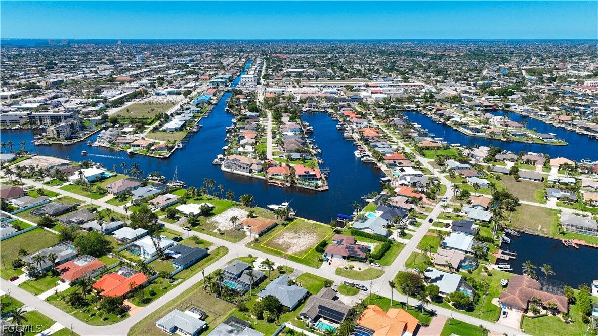 Property Photo:  4510 SE 20th Avenue  FL 33904 
