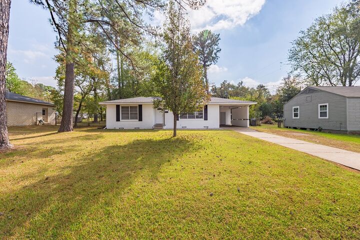 Property Photo:  417 Vine Drive  TX 75904 