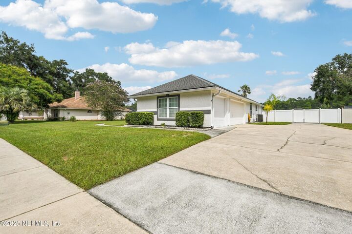 Property Photo: 1651 Sedgwick Drive FL 32068