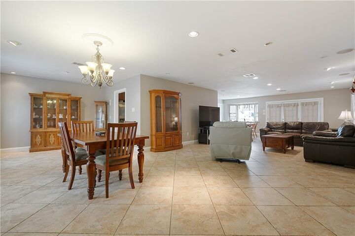 Property Photo: 3909 Augusta Street LA 70001