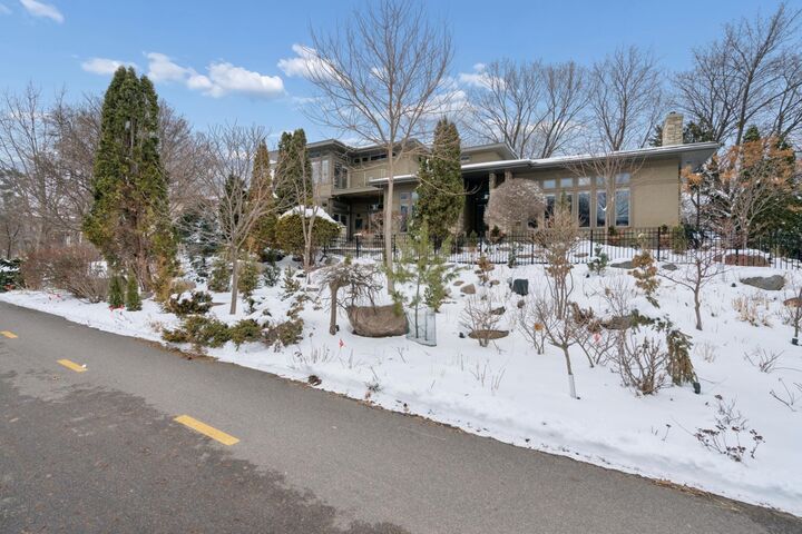 Property Photo: 2864 Irving Avenue S MN 55408