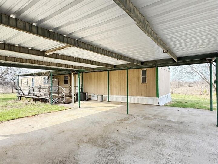 Property Photo: 1091 Withers Road TX 76067