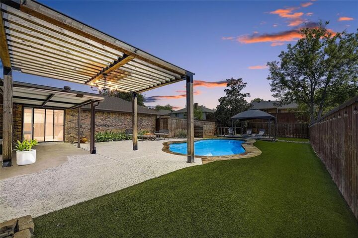 Property Photo: 1716 Rosemeade Circle TX 75007