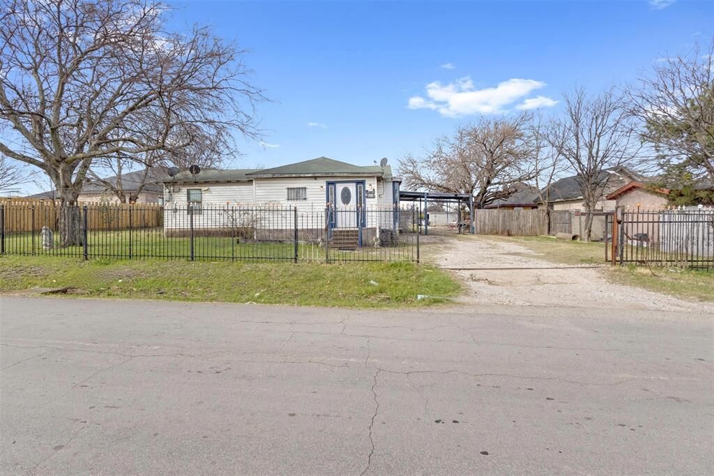 Property Photo:  8931 Winterset Avenue  TX 75232 