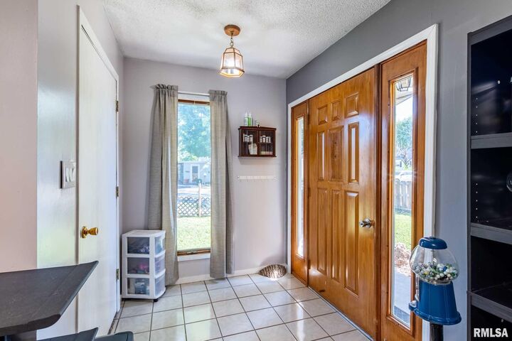 Property Photo:  708 E Candy Cane Lane  IL 62896 