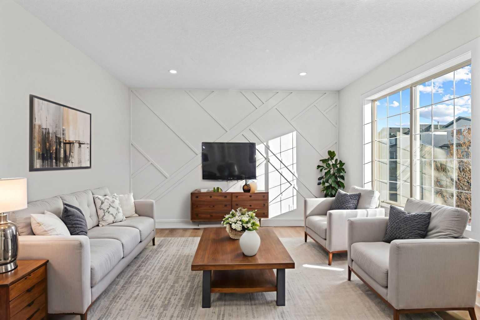 Property Photo:  52 Martin Crossing Rise NE  AB T3J 3P1 