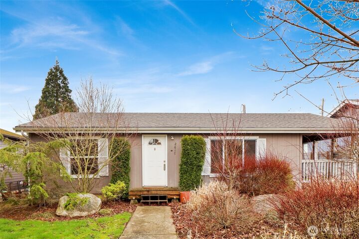 Property Photo: 2617 Pacific Street WA 98226