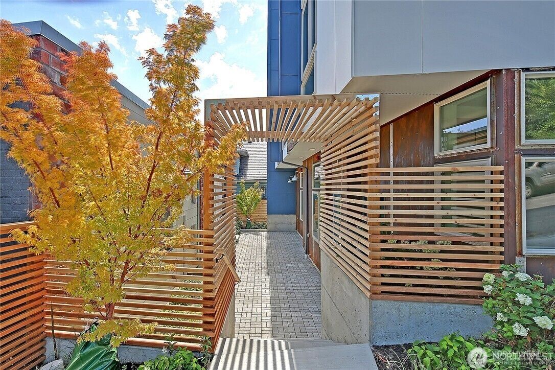 Property Photo:  3527 S Oregon Street  WA 98118 