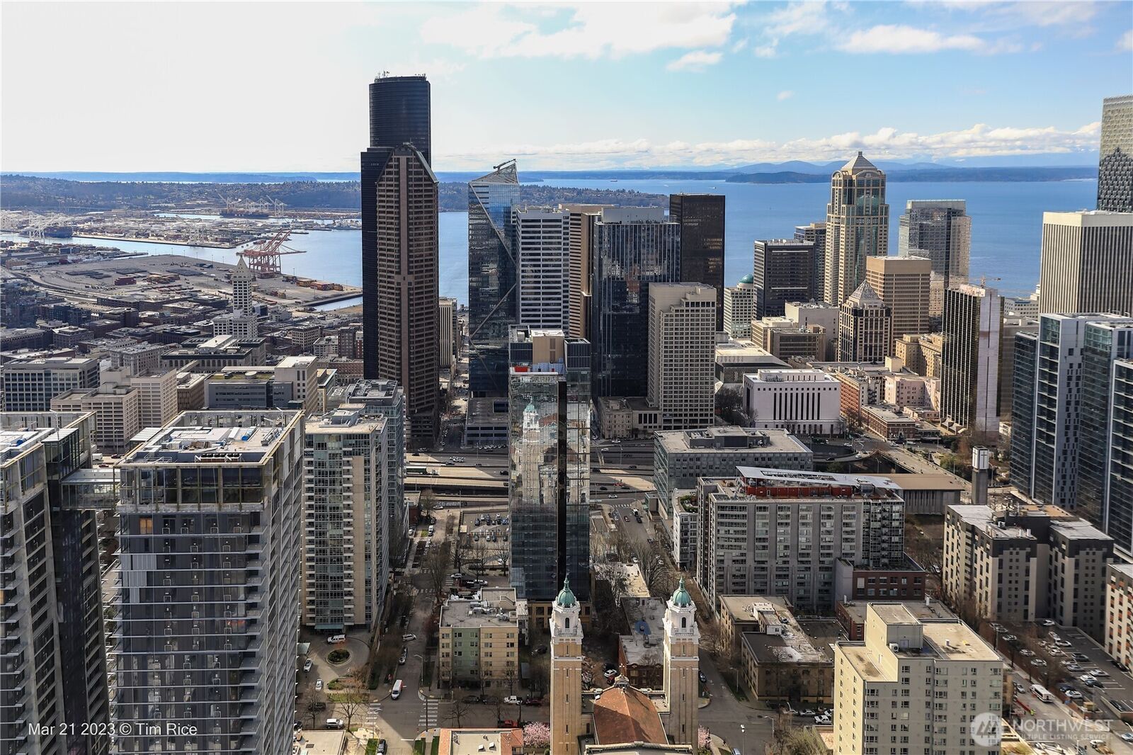 Property Photo:  800  Columbia Street 515  WA 98104 