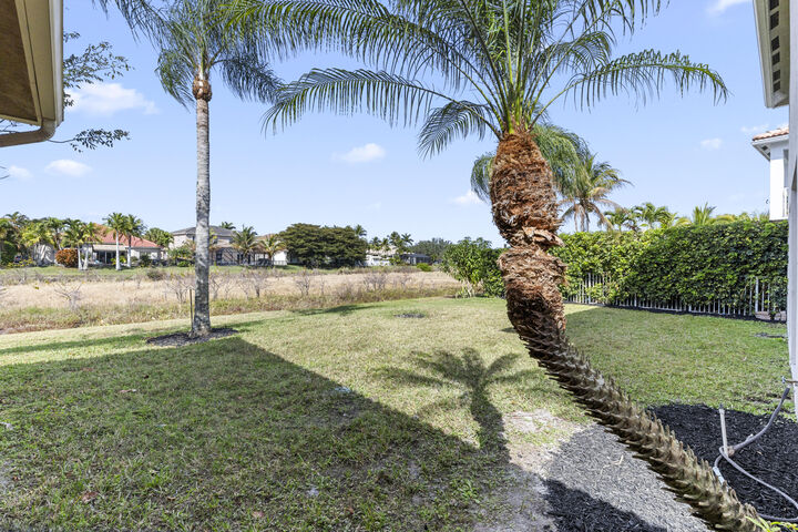 Property Photo:  10557 Galleria Street  FL 33414 