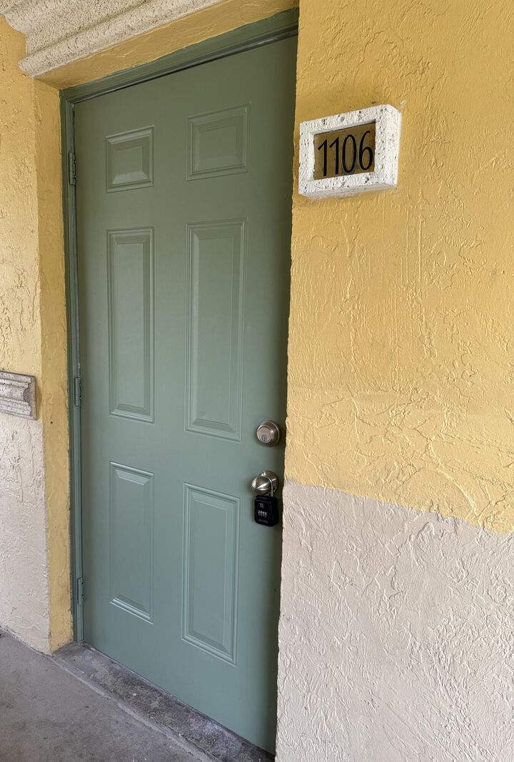 Property Photo:  1106 Meadows Circle 1106  FL 33436 