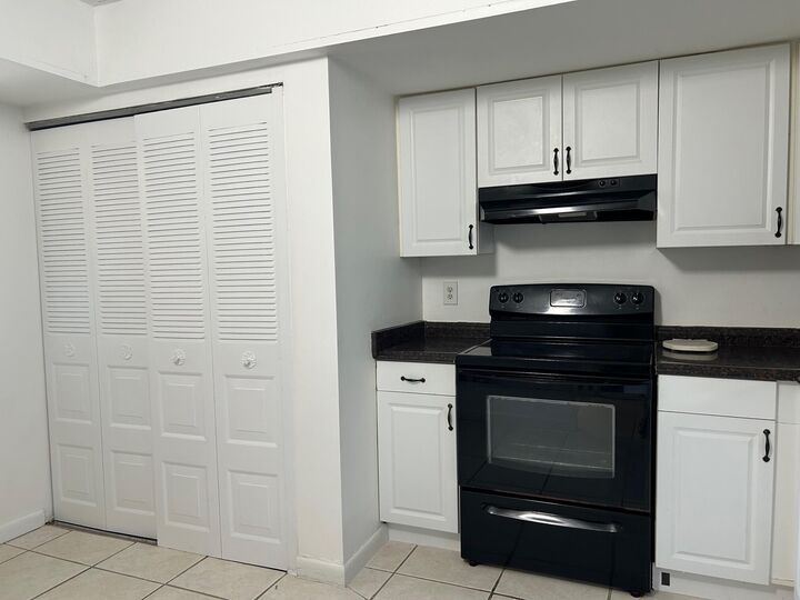 Property Photo: 25 Abbey Lane 104 FL 33446