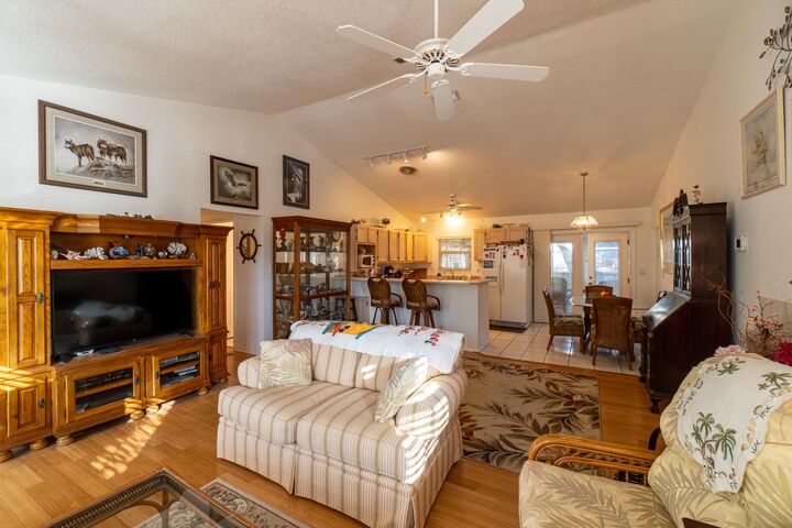 Property Photo: 240 Micklers Rd FL 32080