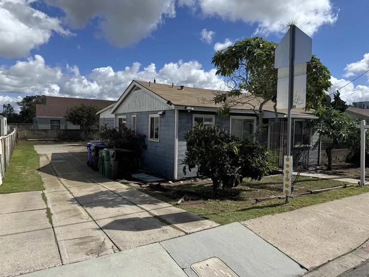 Property Photo: 2767 Ulric St CA 92111