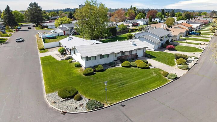 Property Photo:  815 E Beacon Ave  WA 99208 