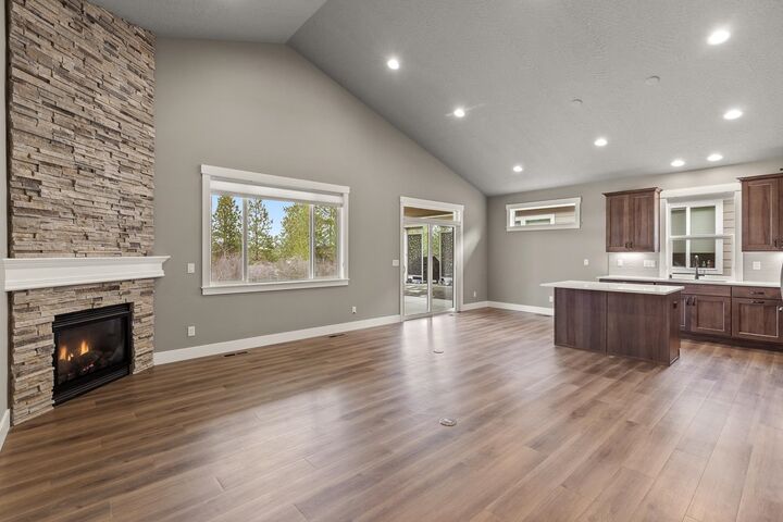 Property Photo: 22835 E Edgewater Ln WA 99019