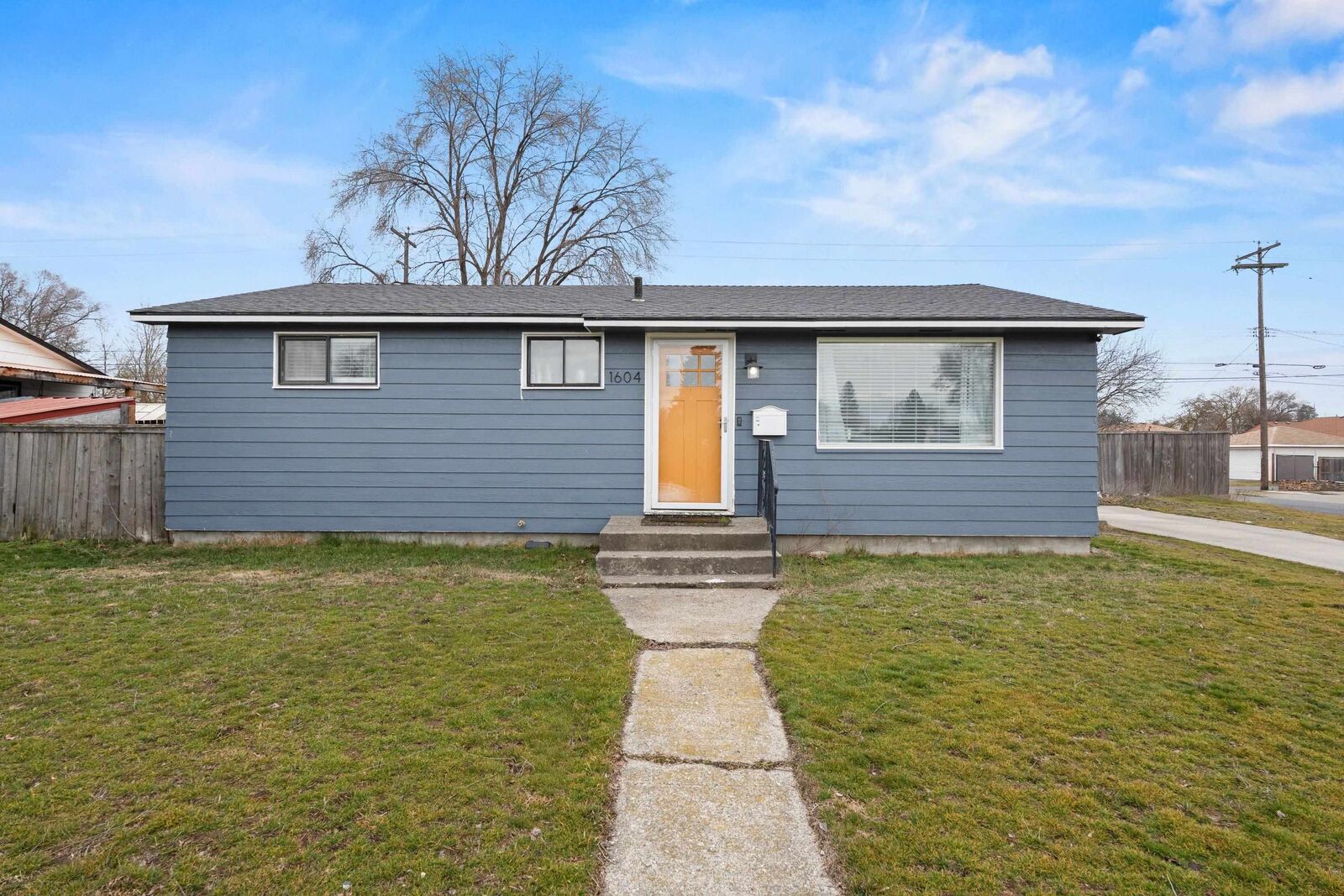 Property Photo:  1604 E Dalke Ave  WA 99208 