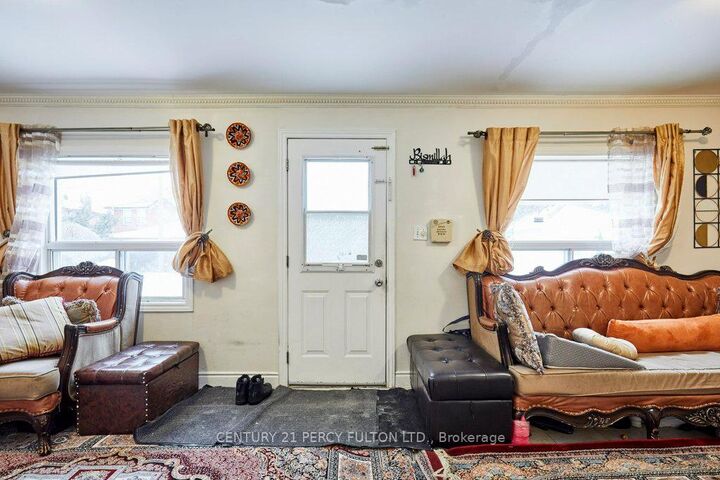 Photo de la propriété: 23 Bush Drive ON M1C 1G7