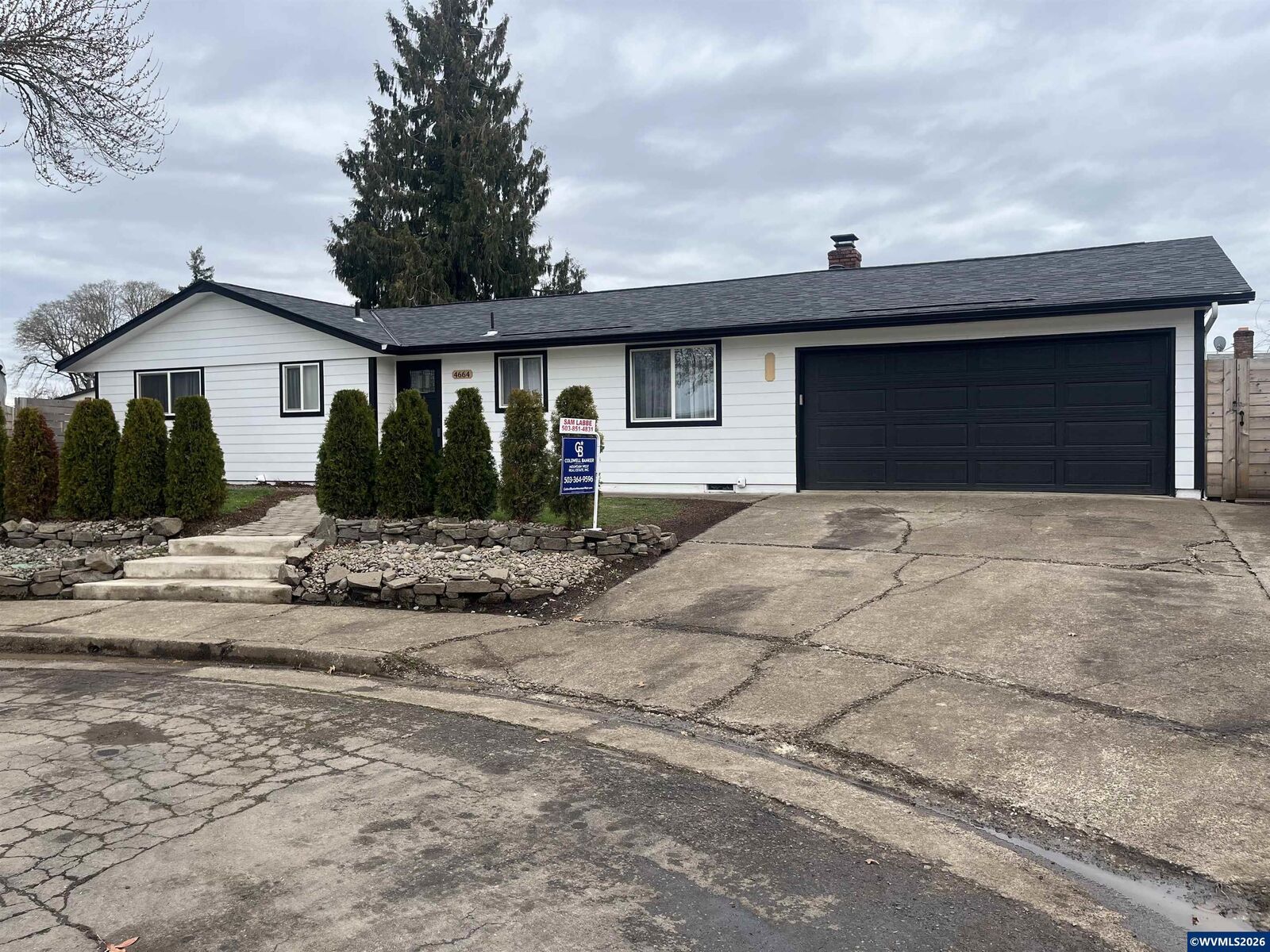 Property Photo: 4664 Kingston Ct NE OR 97305