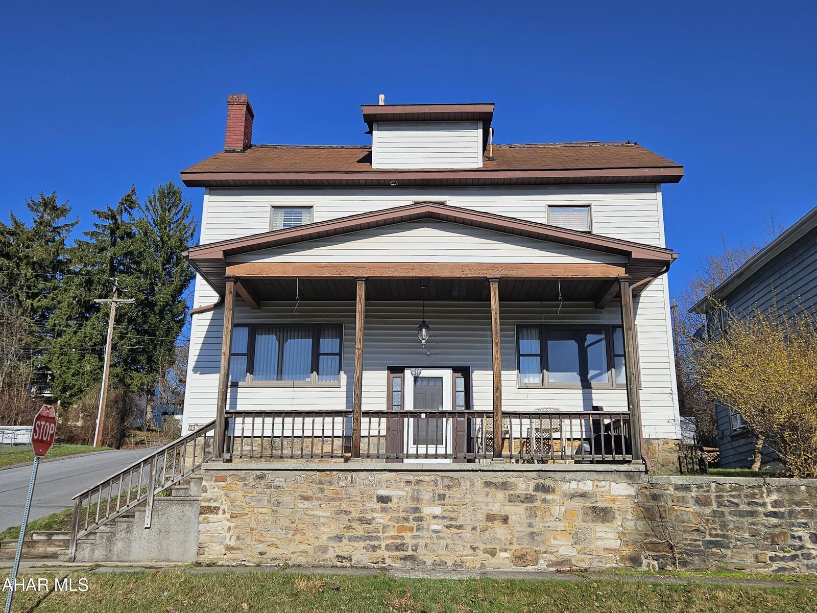 Property Photo:  2430 Oak Avenue  PA 16601 