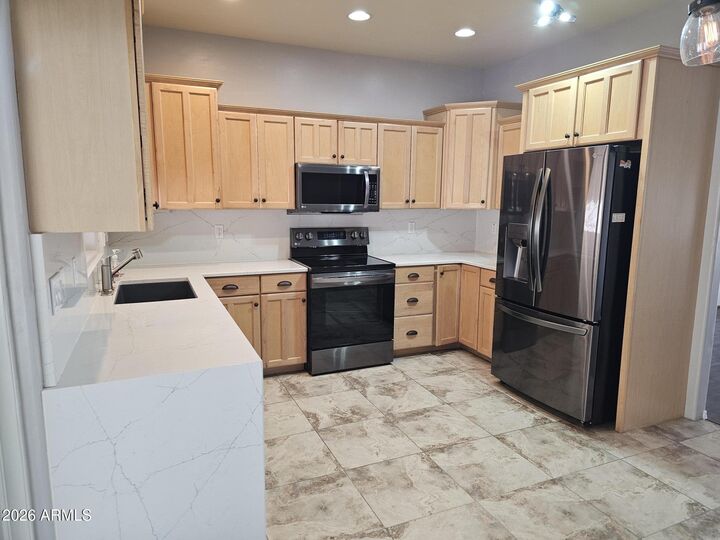 Property Photo:  830 W America Street  AZ 85390 