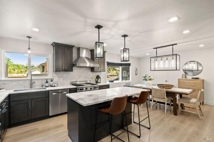 Property Photo:  38 Twelveoak Hill Drive  CA 94903 