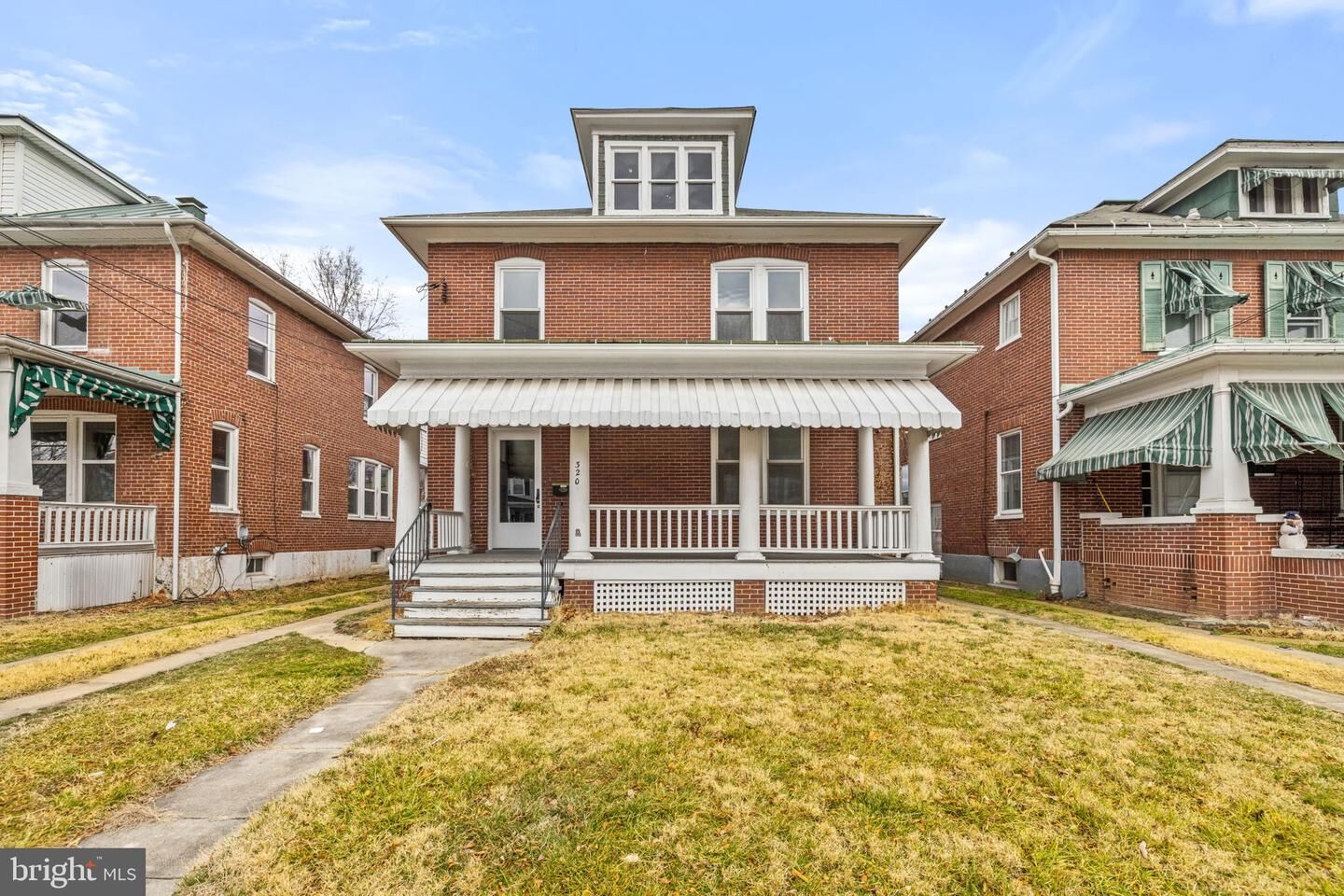 Property Photo: 320 E Piccadilly Street VA 22601