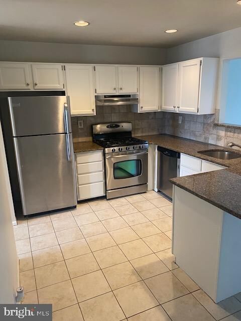 Property Photo: 1125 Cathedral PA 19403