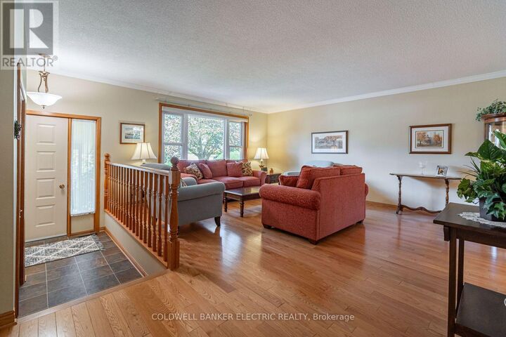 Property Photo: 962 Golfview Road ON K9J 7W4