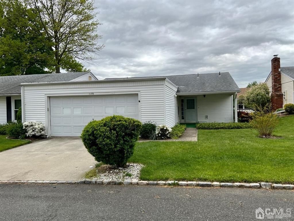 Property Photo: 117-B Ironwood Plaza 117B NJ 08831
