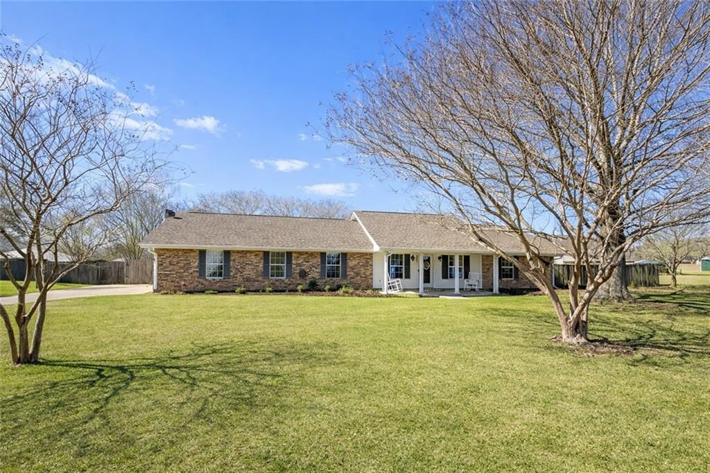 Property Photo:  633 Oak Ridge Drive  LA 71351 