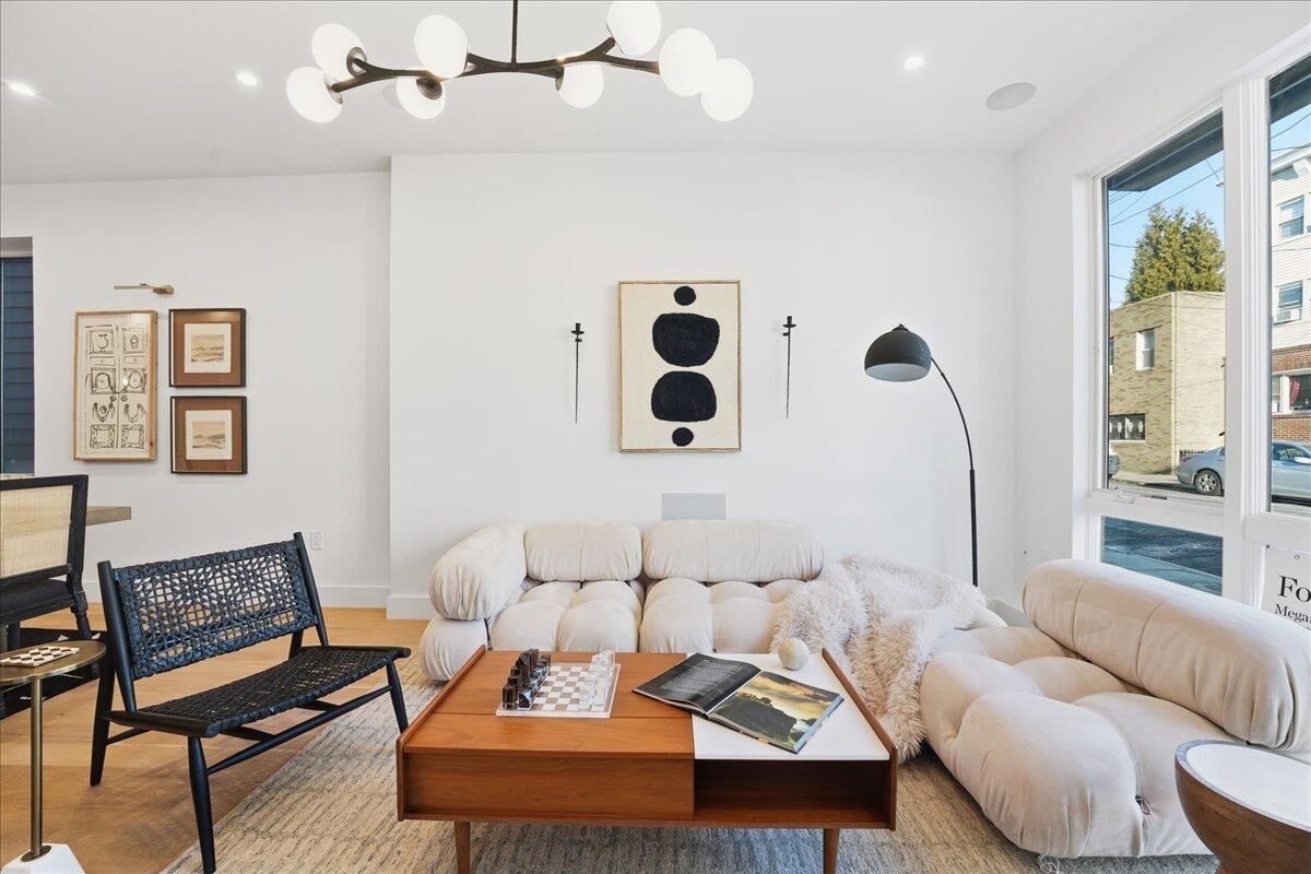 Property Photo:  105 Laidlaw Ave 1  NJ 07306 