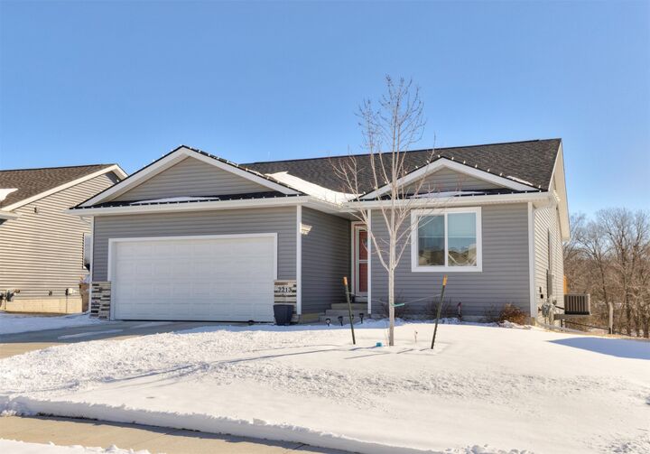 Property Photo:  2213 26th Avenue SW  IA 50009 