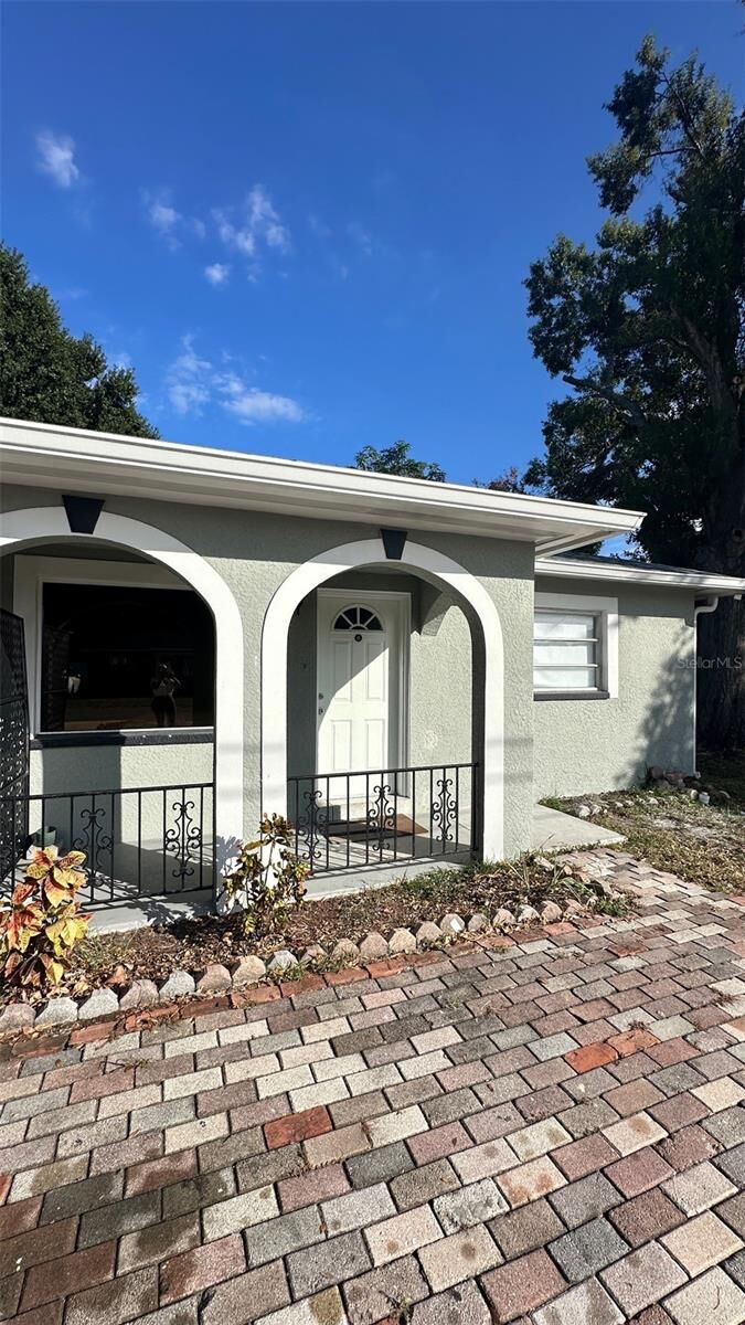 Property Photo:  2505 N Glen Avenue  FL 33607 