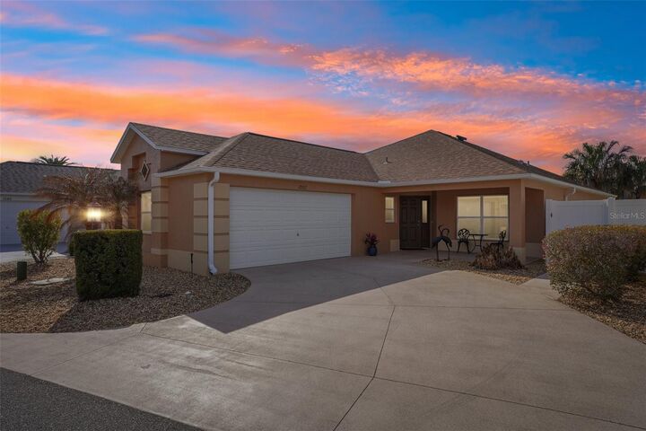 Property Photo: 1052 Becker Avenue FL 32163