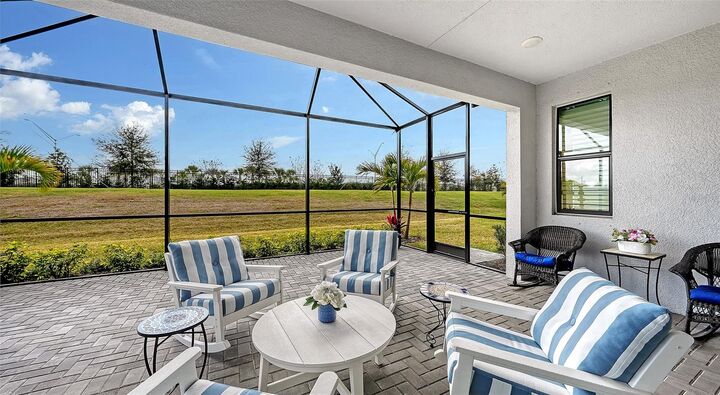 Property Photo:  18020 Cresswind Terrace  FL 34211 