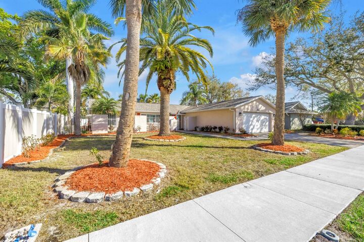 Property Photo:  10761 125th Avenue  FL 33778 