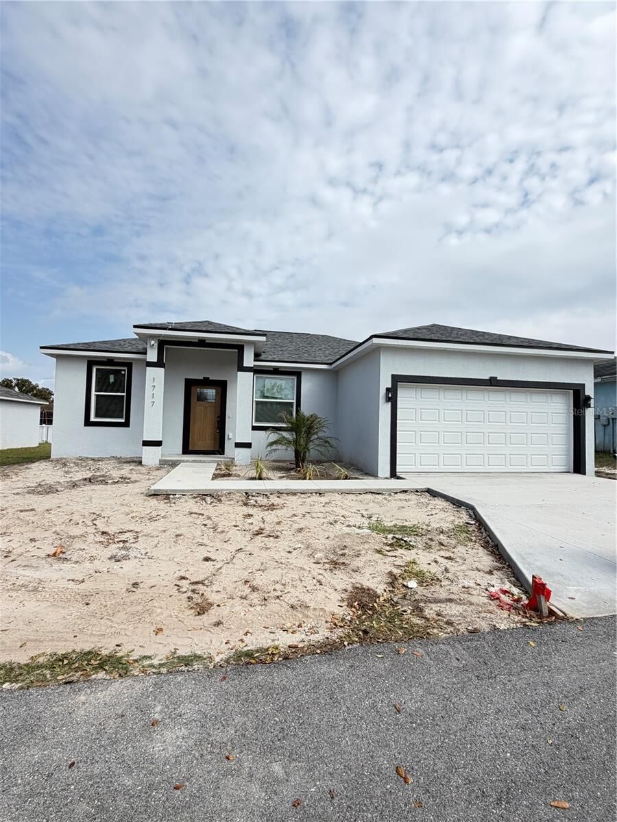 Property Photo:  1717 Blossom Circle W  FL 33805 
