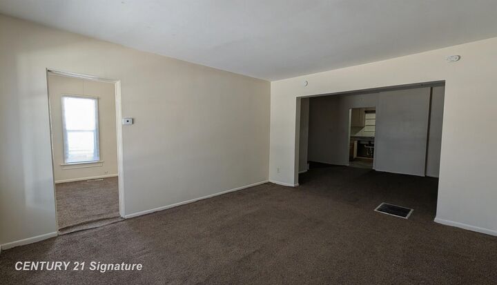 Property Photo:  1310 S Hamilton St Street  MI 48602 